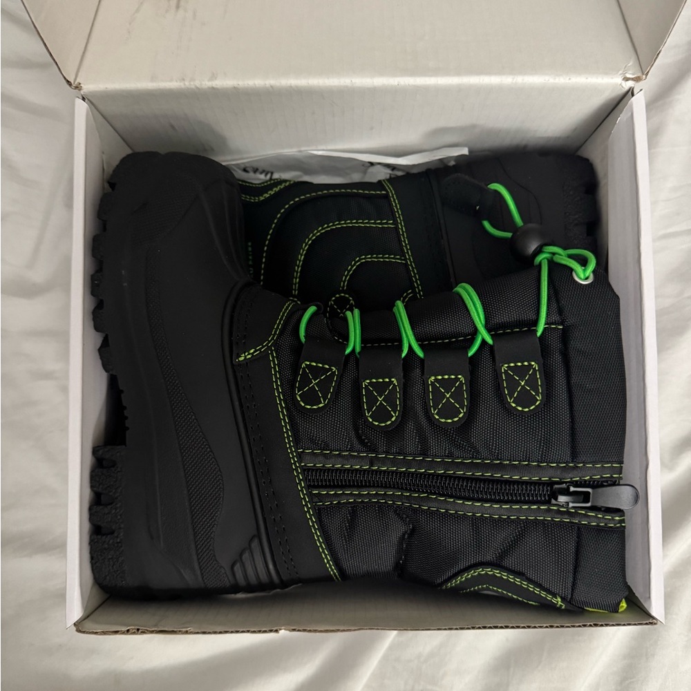 Dream Pairs Black and Green Kids Snow Boots
